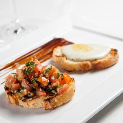 DUPLA BRUSCHETTA CLASSICA E ZOLA E MEL -SPRW ALMOÇO